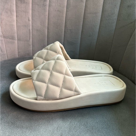 Shushop Quilted Slip On Slides - size 6 shu shop - Picture 2 of 9